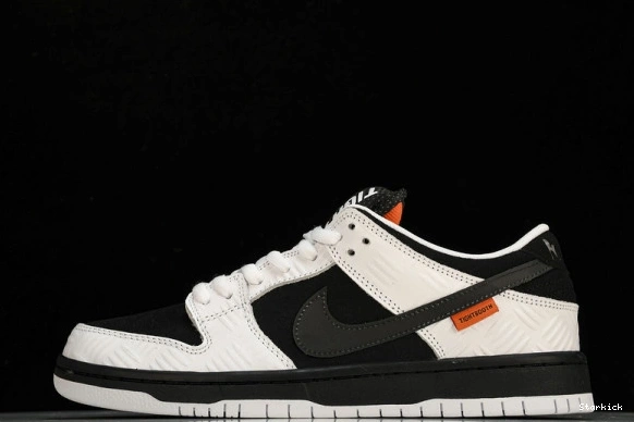  x Dunk Low SB FD2629-100 Nike Tightbooth 0724